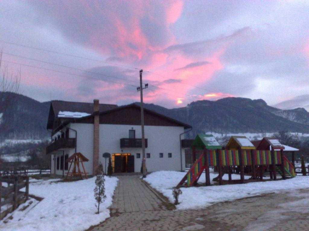 Serena Guesthouse Bran Törcsvár Kültér fotó
